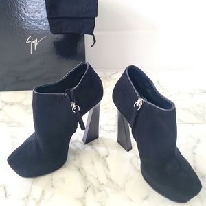 Giuseppe Zanotti - Platform Suede Boots - Jordan Vicam Nero Size 37 (7)